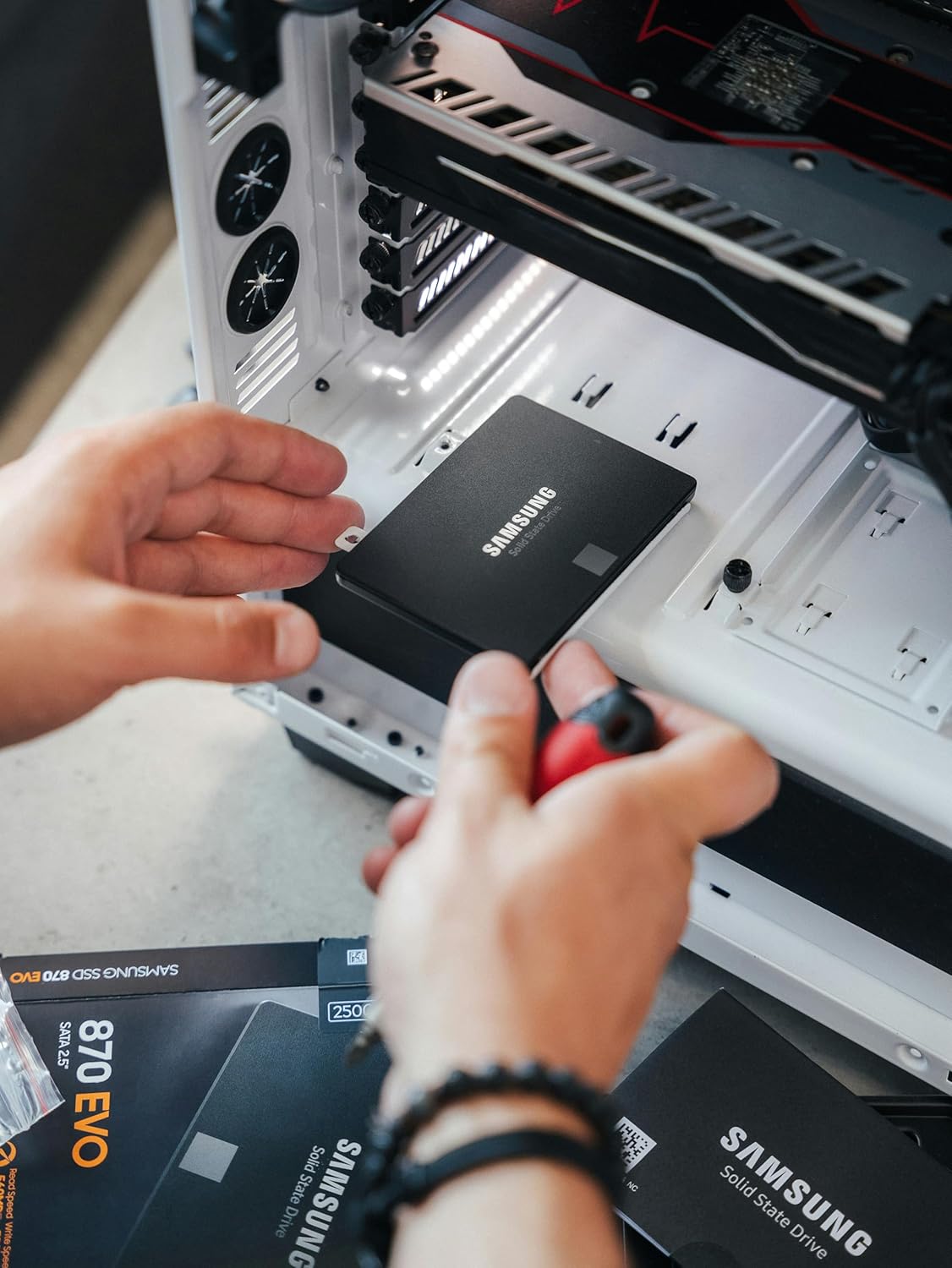 Samsung 870 EVO 2TB SATA III 2.5" Internal SSD | High-Speed Solid State Drive | Up to 560MB/s Read | 530MB/s Write | Reliable Performance | Model MZ-77E2T0B/AM