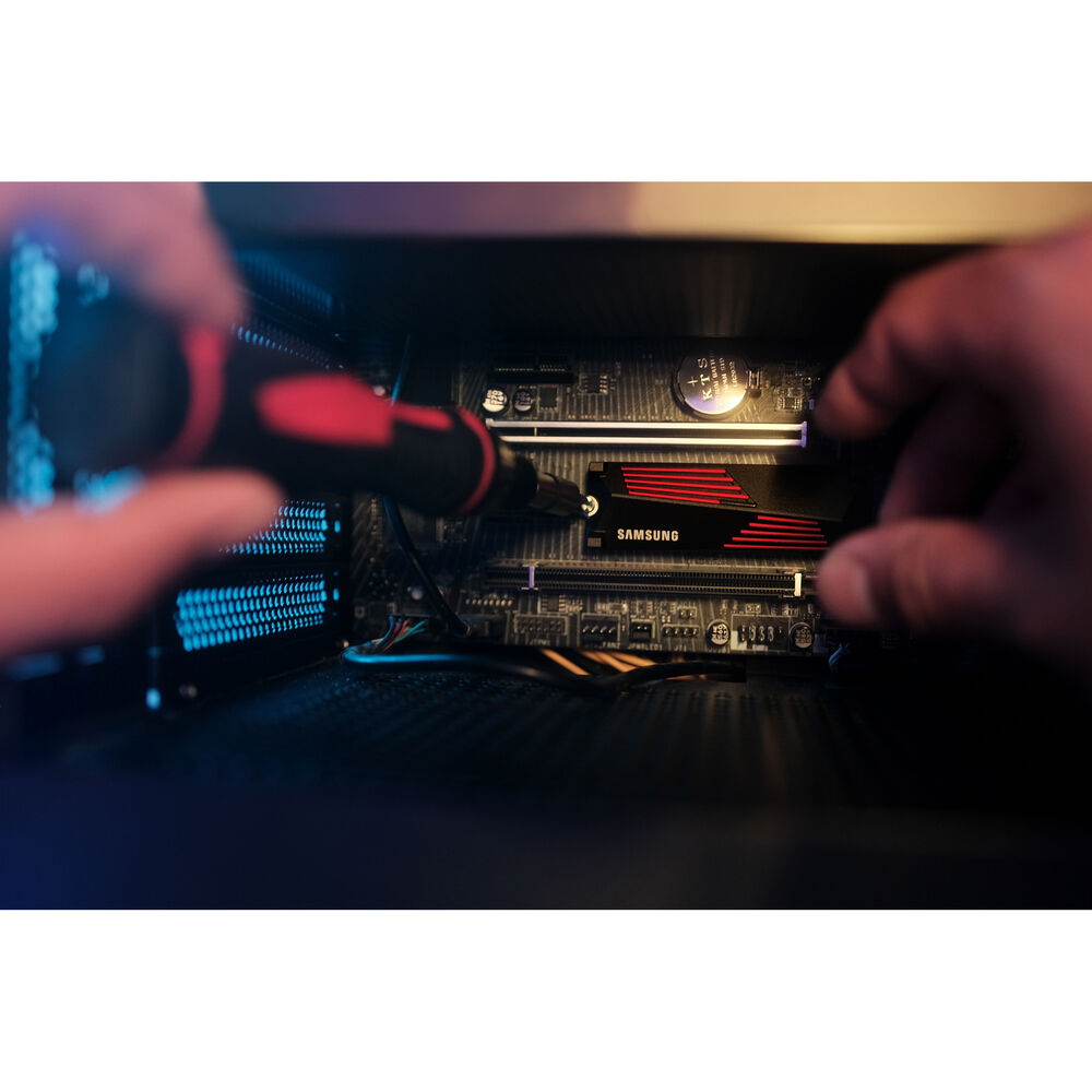 Samsung 990 PRO 4TB NVMe PCIe Gen 4.0 M.2 SSD with Heatsink – Up to 7,450 MB/s Read, 6,900 MB/s Write, PS5 Compatible, Smart Thermal Control