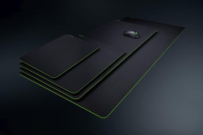 Razer Gigantus V2 - Soft Gaming Mouse Mat for Speed and Control (Non-Slip Rubber, Textured Micro-Weave Cloth) Black