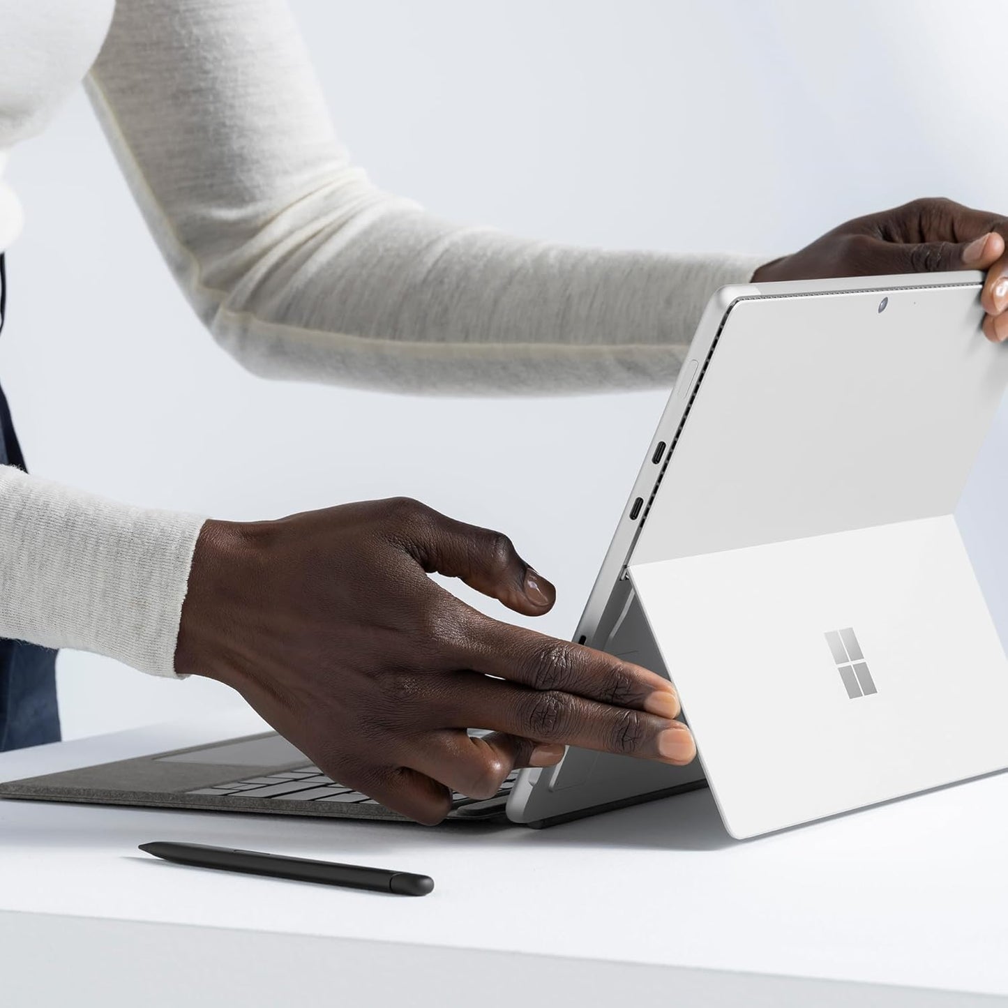 Microsoft Surface Pro Keyboard with Slim Pen Storage | 13" Platinum | English/Arabic | for Surface Pro 11 / Pro 9 / Pro 8