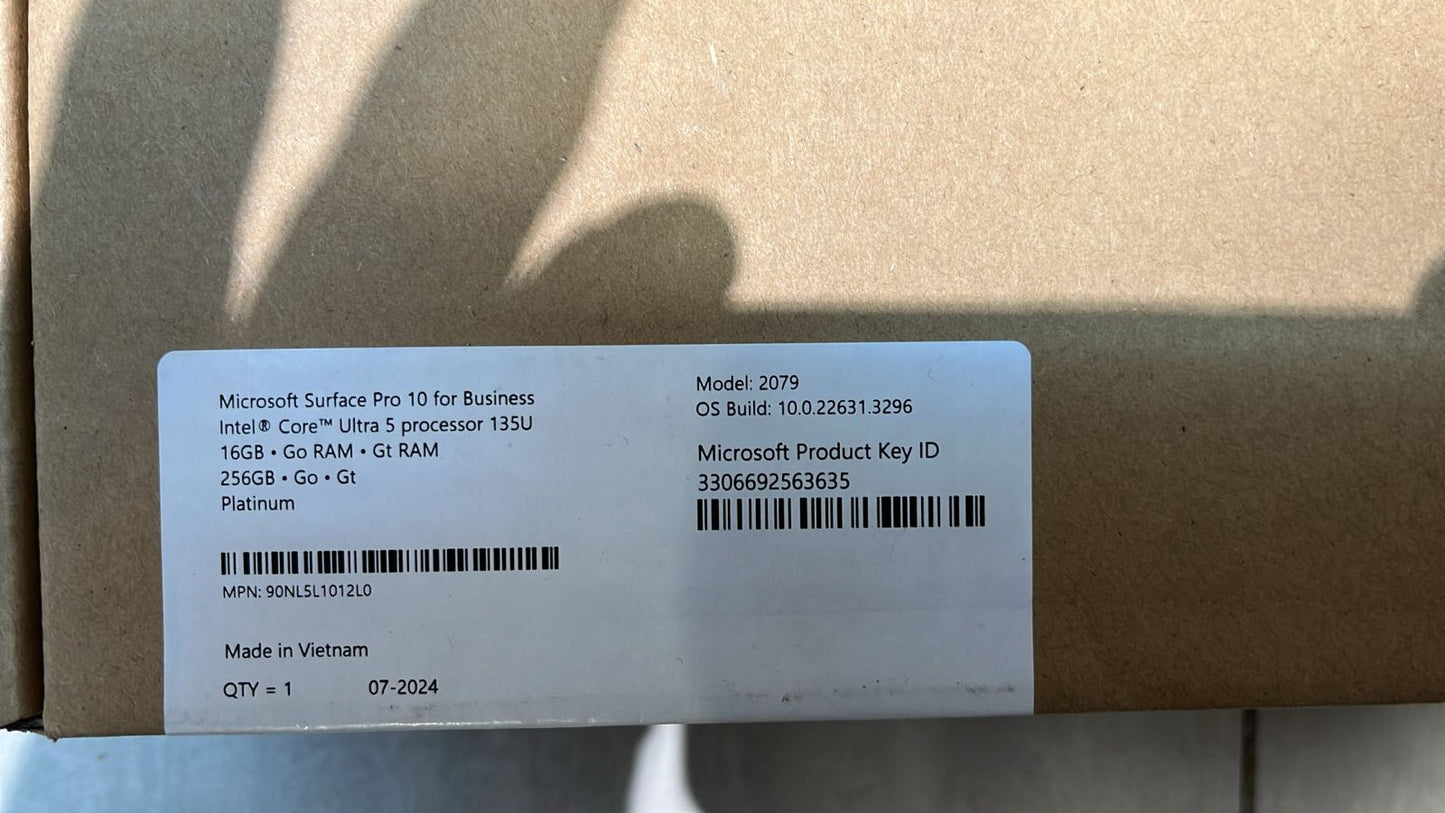 Microsoft Surface Pro 10 ZDT-00007 | Intel Ultra 5-135U | RAM 16GB | SSD 256GB | Intel Graphics | 13.3 Inch (2880 x 1920) | Platinum